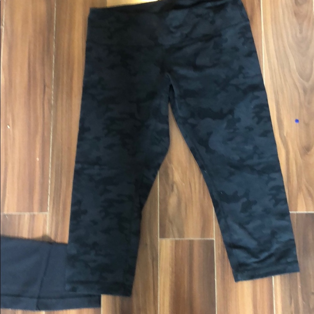 Lululemon camo crops wonder unders